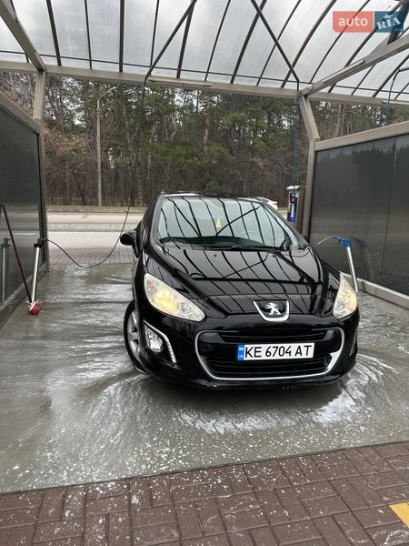Хэтчбек Peugeot 308 2011 в Днепре