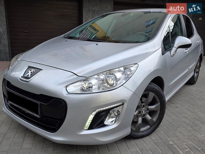 Хетчбек Peugeot 308 2012 в Тернополі