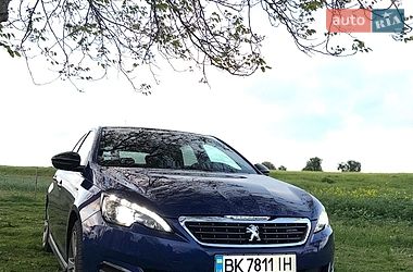Хетчбек Peugeot 308 2016 в Здолбуніві