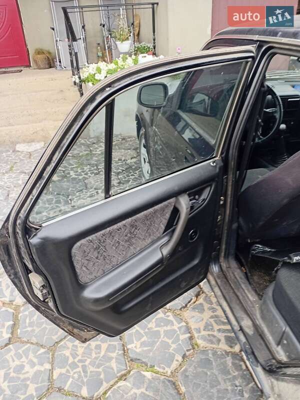 Седан ГАЗ 31105 Волга 2005 в Луцке