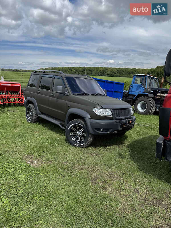 Позашляховик / Кросовер УАЗ 3163 Patriot 2006 в Ярмолинцях