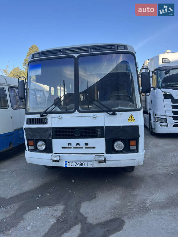 Пригородный автобус ПАЗ 32051 2006 в Радехове Пригородный автобус ПАЗ 32051 2006 в Радехове