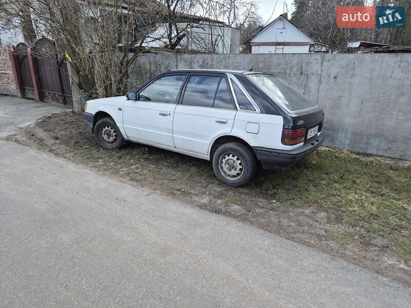Хэтчбек Mazda 323 1987 в Чернигове Хэтчбек Mazda 323 1987 в Чернигове