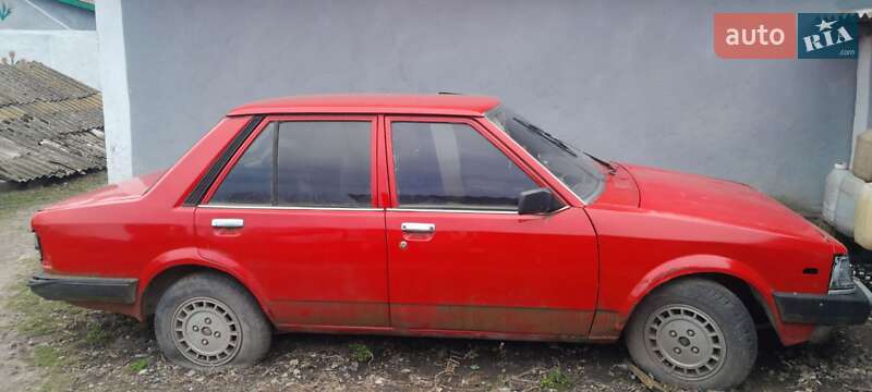 Седан Mazda 323 1987 в Хмельницком