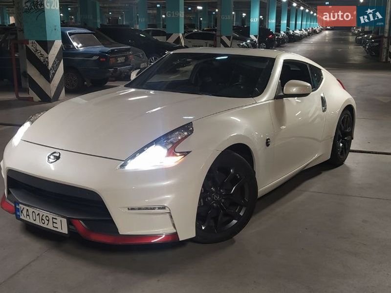 Купе Nissan 370Z 2015 в Киеве