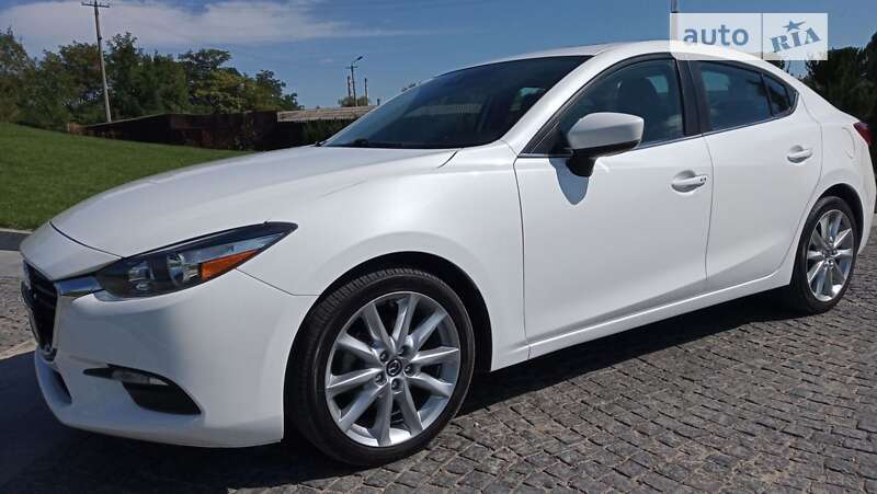 Седан Mazda 3 2016 в Днепре