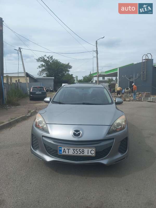 Седан Mazda 3 2011 в Ивано-Франковске Седан Mazda 3 2011 в Ивано-Франковске