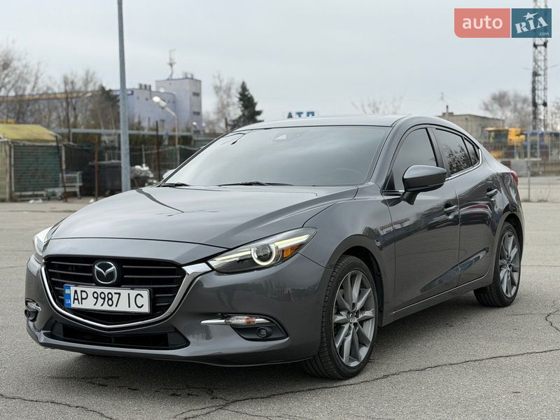 Седан Mazda 3 2016 в Днепре