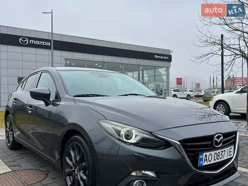 Хэтчбек Mazda 3 2015 в Мукачево
