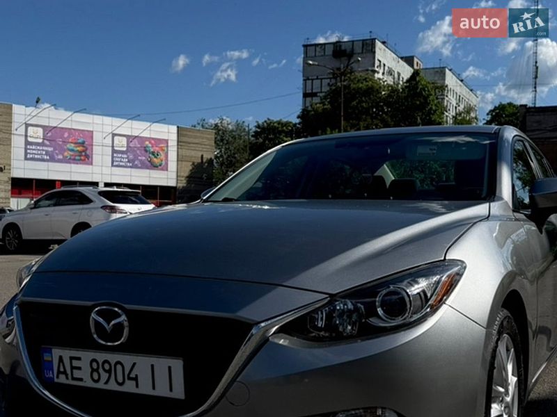 Седан Mazda 3 2015 в Днепре
