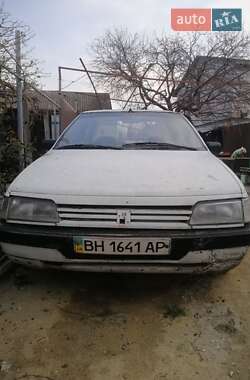 Седан Peugeot 405 1988 в Одессе
