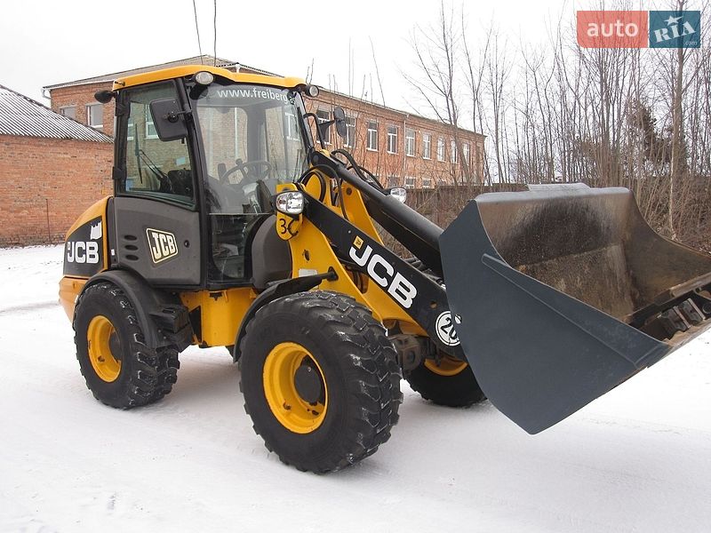 Фронтальный погрузчик JCB 406 2011 в Виннице