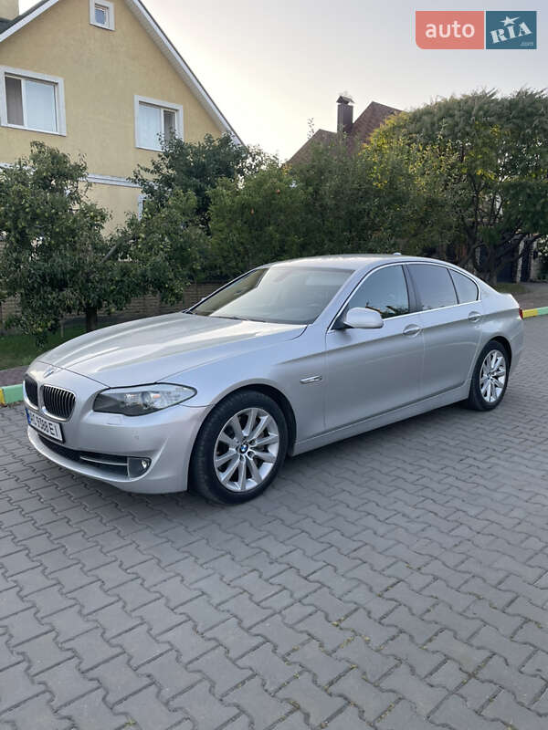 Седан BMW 5 Series 2010 в Луцке