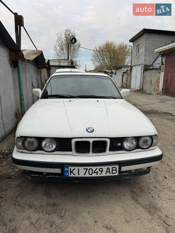 Седан BMW 5 Series 1989 в Киеве