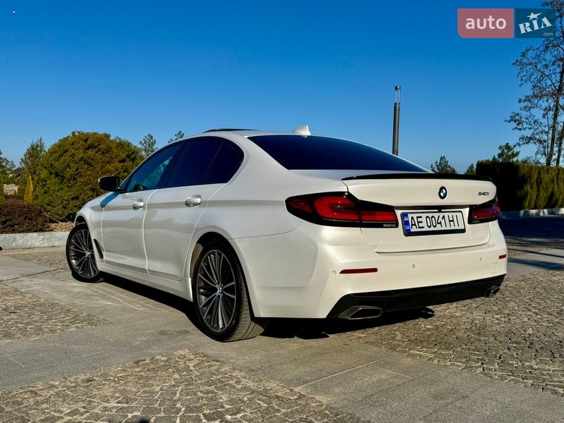 Седан BMW 5 Series 2023 в Киеве
