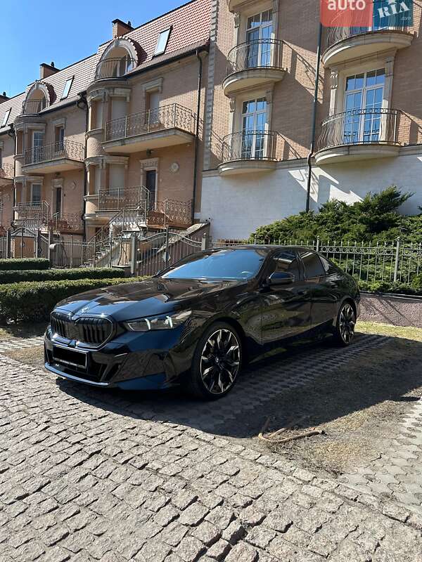 Седан BMW 5 Series 2024 в Киеве