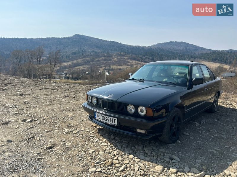 Седан BMW 5 Series 1989 в Львове