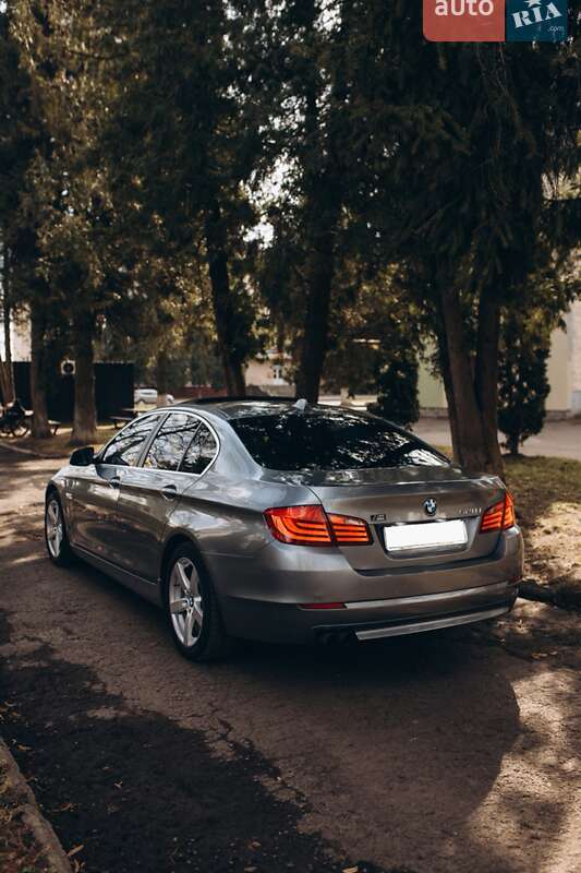 Седан BMW 5 Series 2010 в Дубно