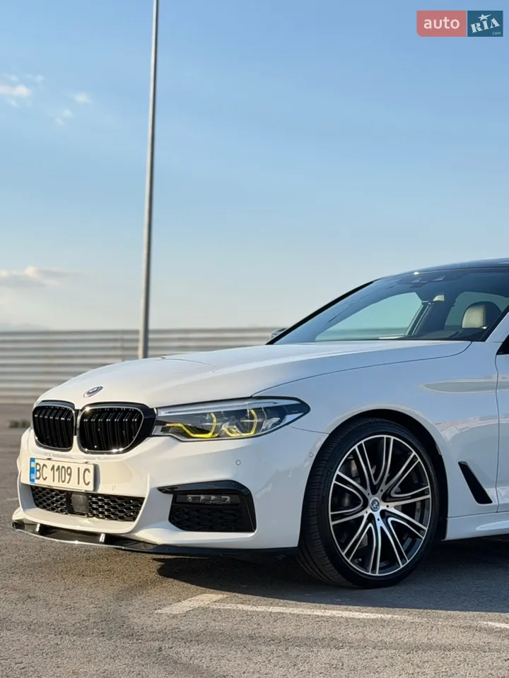 BMW 5 Series 2019 photo 2