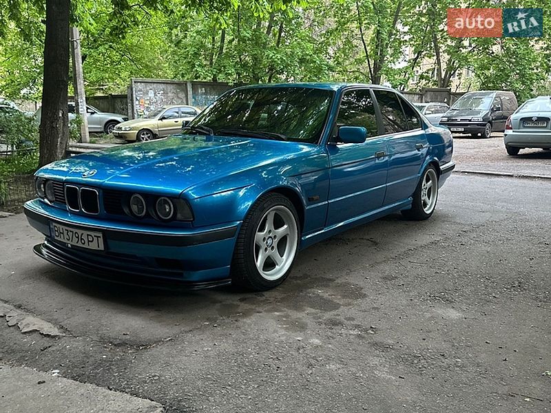 Седан BMW 5 Series 1988 в Одессе