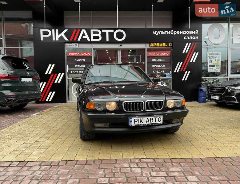 Седан BMW 7 Series 2000 в Львове