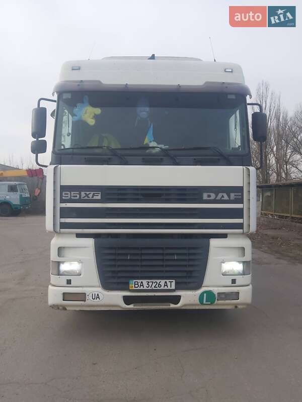 Тягач DAF 95 2002 в Чигирине