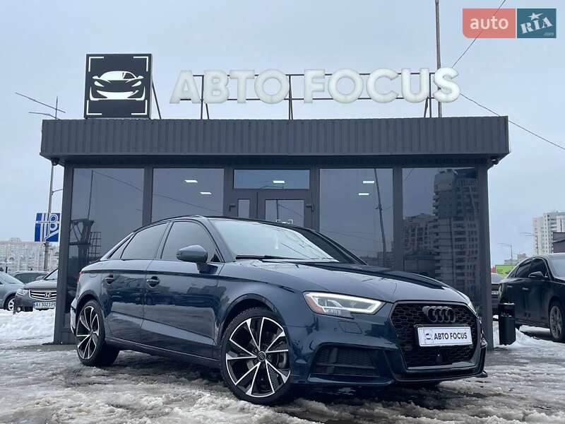 Седан Audi A3 2017 в Киеве