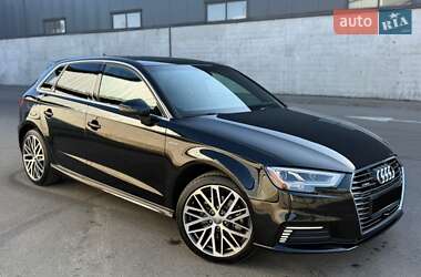 Хэтчбек Audi A3 2018 в Киеве