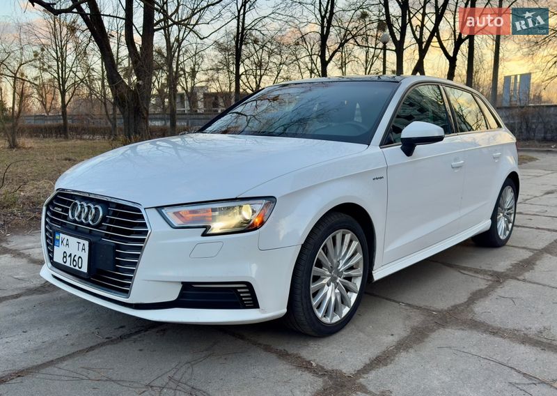 Хэтчбек Audi A3 2016 в Киеве