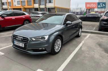 Седан Audi A3 2016 в Киеве