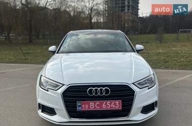 Седан Audi A3 2018 в Івано-Франківську