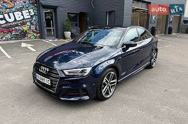 Седан Audi A3 2017 в Киеве