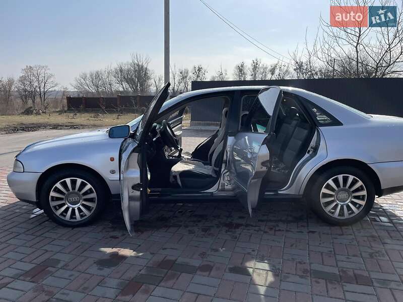 Седан Audi A4 1996 в Переяславе