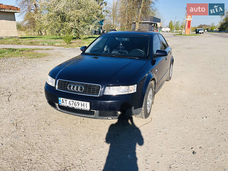 Седан Audi A4 2001 в Полонном