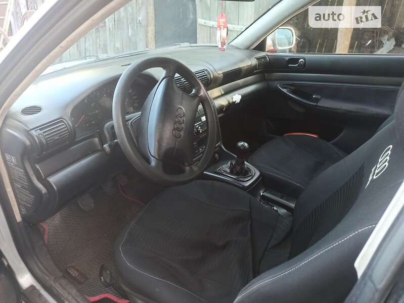 Седан Audi A4 1996 в Ичне