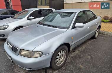 Седан Audi A4 1997 в Виннице