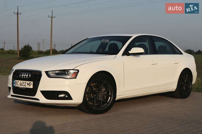Седан Audi A4 2012 в Львове