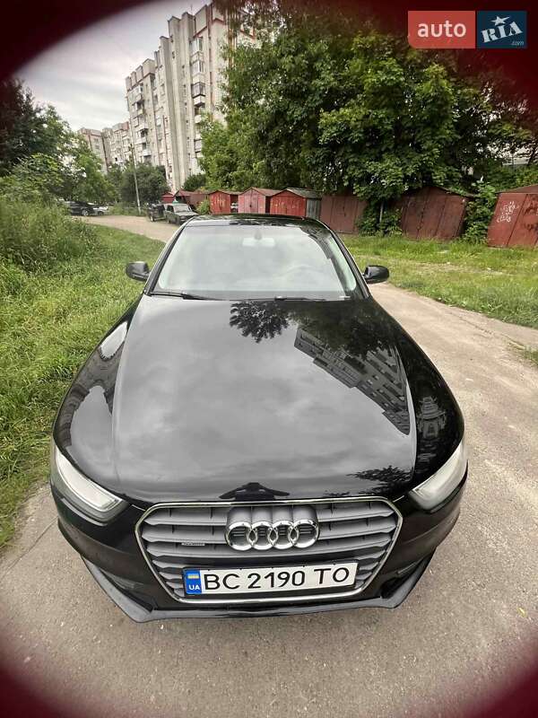 Седан Audi A4 2012 в Львове Седан Audi A4 2012 в Львове