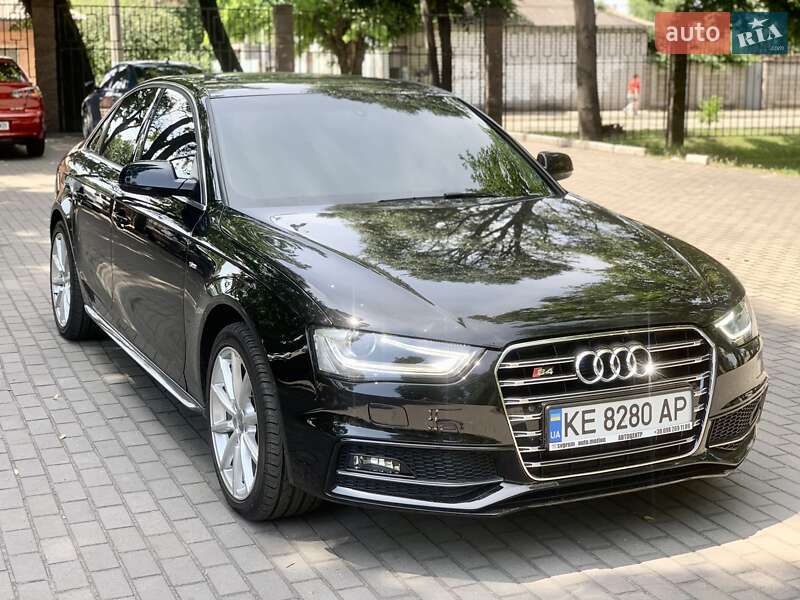 Седан Audi A4 2014 в Кам'янському Седан Audi A4 2014 в Кам'янському