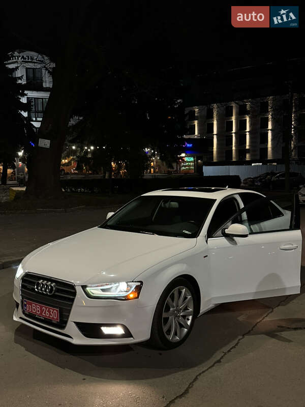 Седан Audi A4 2012 в Ровно