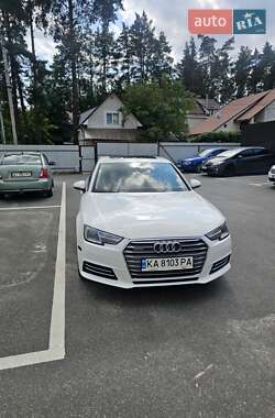 Седан Audi A4 2015 в Киеве