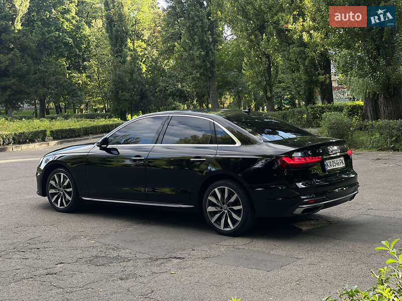 Седан Audi A4 2020 в Киеве