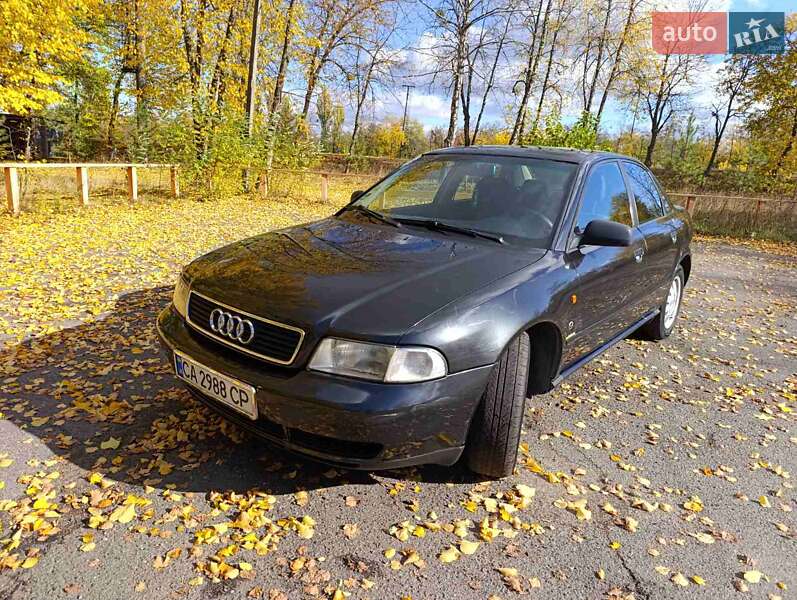Седан Audi A4 1995 в Звенигородке