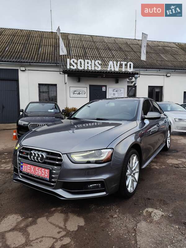 Седан Audi A4 2015 в Чернигове