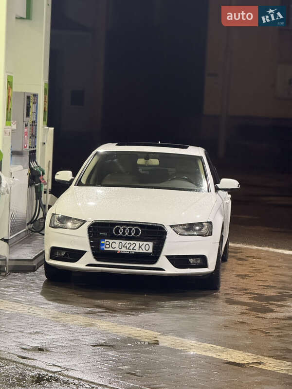 Седан Audi A4 2012 в Львове