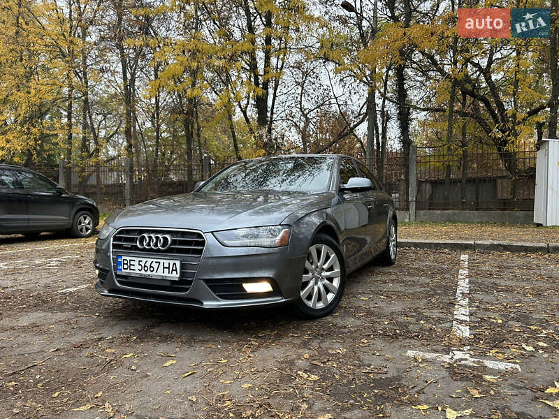 Седан Audi A4 2012 в Николаеве