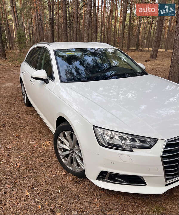 Универсал Audi A4 2016 в Киеве