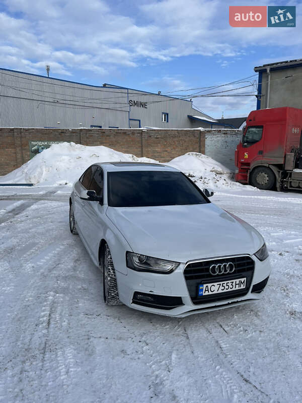 Седан Audi A4 2013 в Луцке
