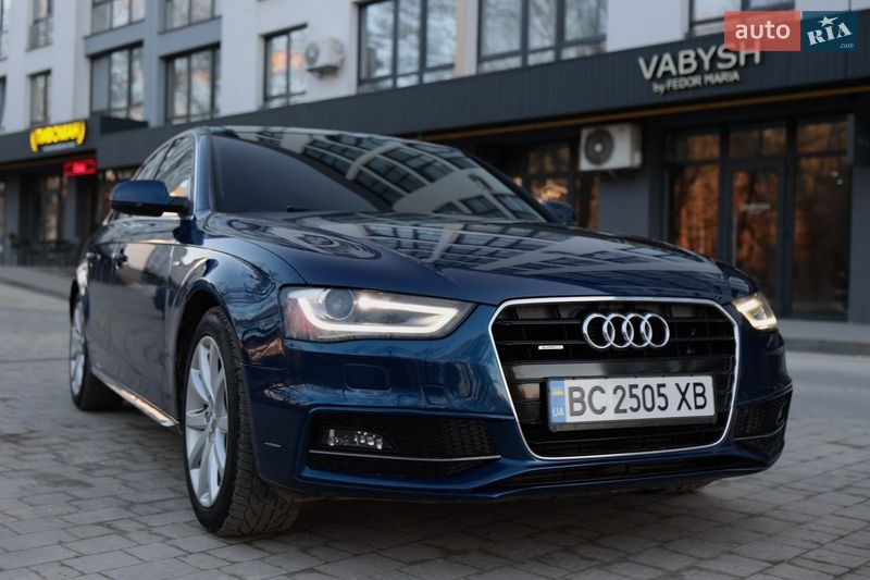 Седан Audi A4 2014 в Новояворовске