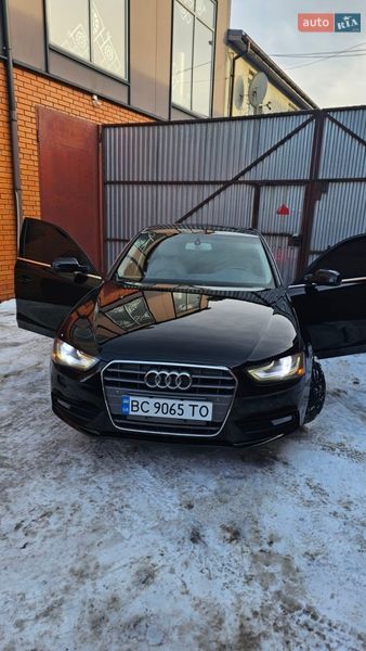Седан Audi A4 2013 в Львове